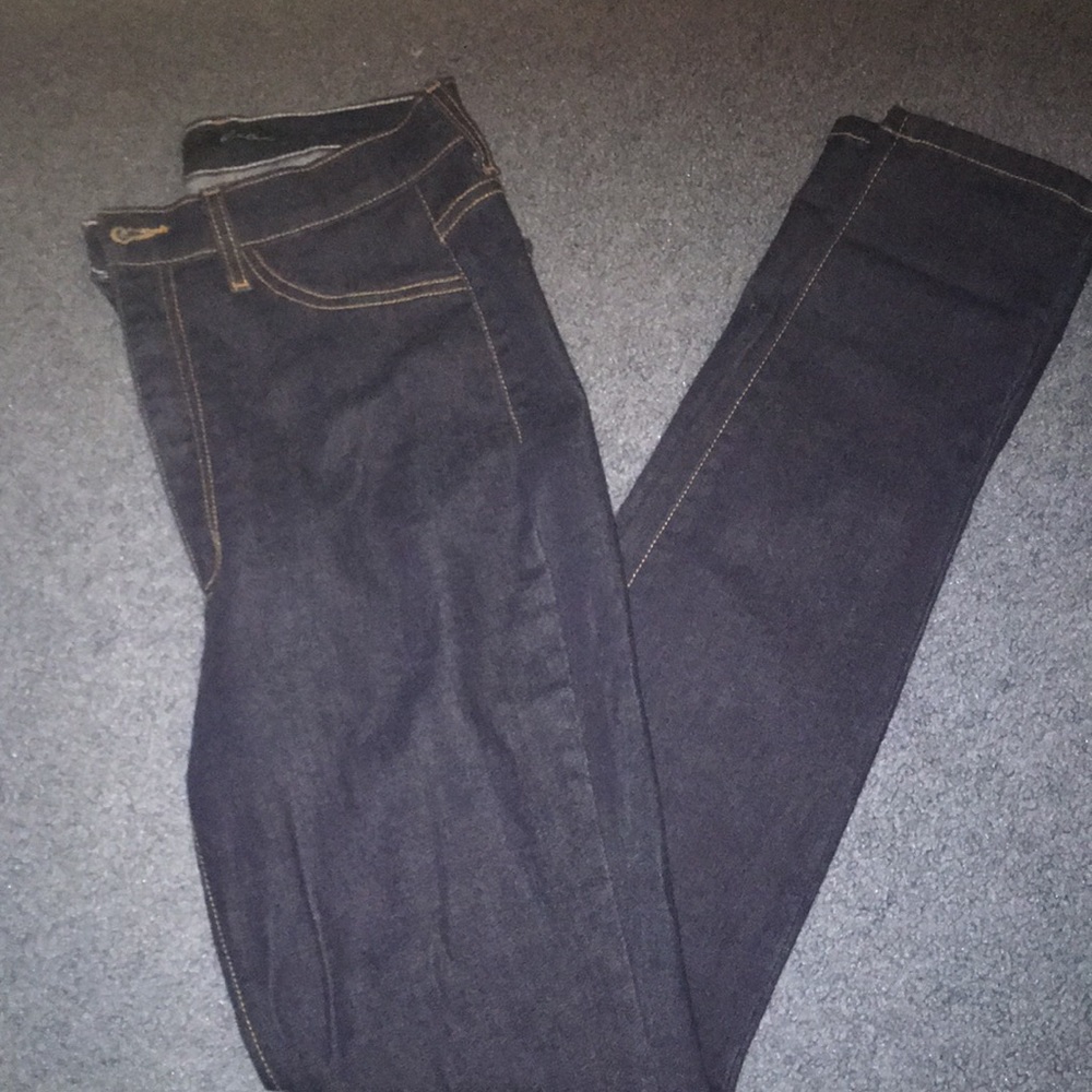 High-waisted blue skinny jeans